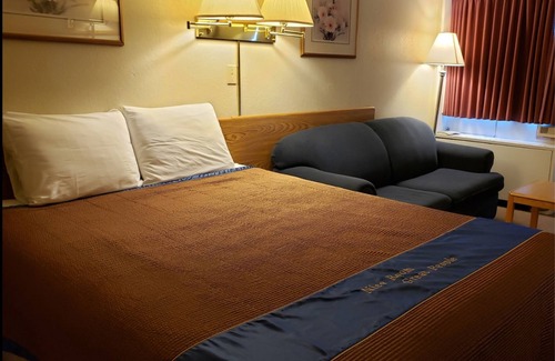 Swift Current Hotel | SkyView Swift Current