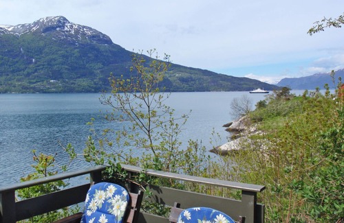 Vallavik House | Slåttenes by Interhome