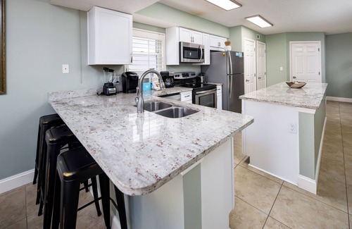 Fort Walton Beach Condo | SL 305: Breezy Palms - Your Dream Beachfront View Is Just a Step Away!