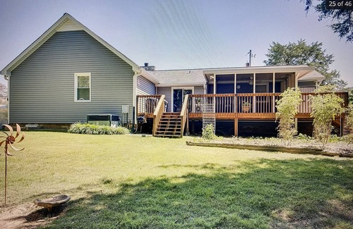 Nashville House | Slagledipityville Lake House/Lakefront & 12 miles from DT/Broadway Street