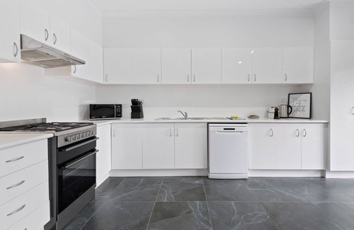 Clifton Hill House | Sleek 2-Bed Terrace near Local Parks