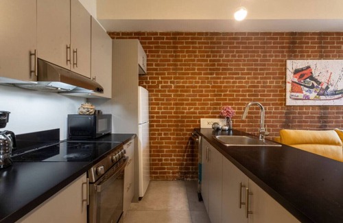 Downtown Montreal Apartment | Sleek 2BR in Heart of Downtown Montreal