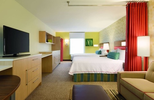 University Hotel | Sleek and Sustainable Suite Close to Downtown Waco