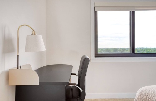 Court House Apartment | Sleek Clarendon 1BR W/D, Concierge & Gym, steps to WF, by Blueground