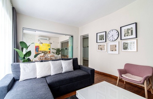 Asmali Mescit Apartment | Sleek Flat within Walking Distance to Pera Museum
