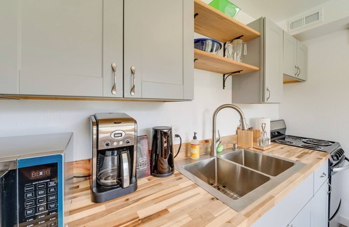 Downtown Juneau Apartment | Sleek Juneau Studio w/Spectacular Views + Scenery
