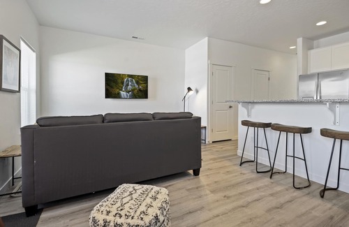 Nampa House | Sleek, Like-New, Sparkling Clean Townhome!