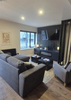 Lecemy Apartment | Sleek modern design - 2 bed apartment in Donegal Town