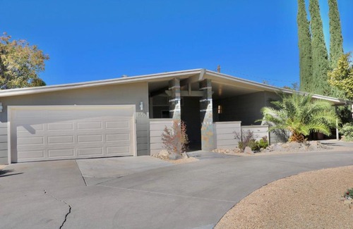 Mesilla Park House | Sleek, Modern Designer home 3