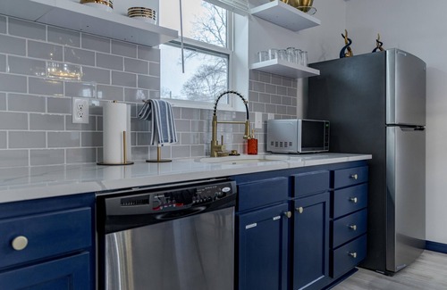 Elizabethtown House | Sleek+ Modern Home Close to Downtown