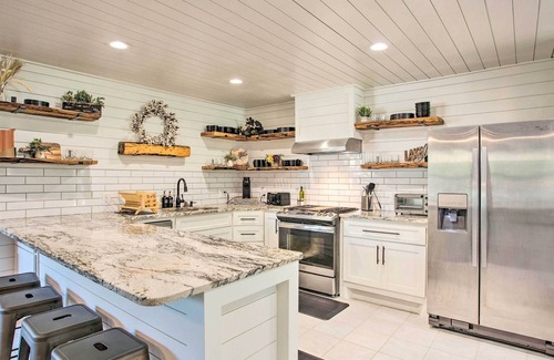 Little Elm House | Sleek + Modern Little Elm Home: Walk to Lake!