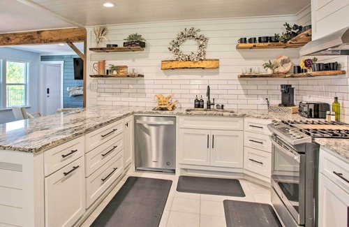 Little Elm House | Sleek + Modern Little Elm Home: Walk to Lake!