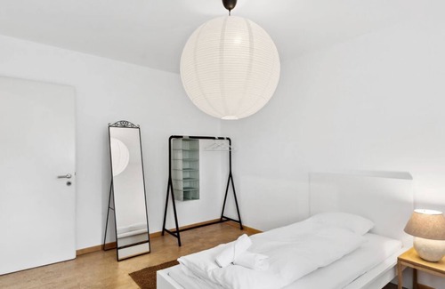 Horgen District Apartment | Sleek Rüschlikon Retreat