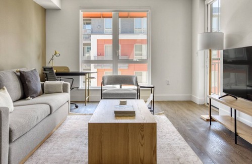 Central San Mateo Apartment | Sleek San Mateo 1BR w/ A/C, Gym & W/D, nr Caltrain, by Blueground