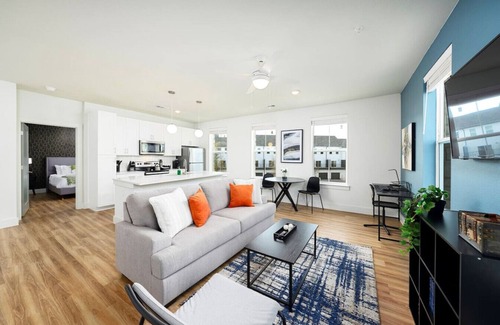 Pflugerville Apartment | Sleek & Stylish Apartment in Prime Location