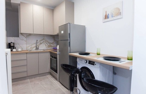 Ilisia Apartment | Sleek & Stylish Brand-New Apartment Near Megaro Mousikis