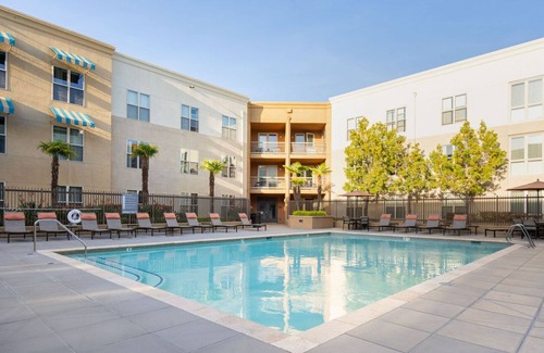 Contra Costa Centre Apartment | Sleek Walnut Creek 1BR w/ Gym, Pool & Spa, steps to BART, by Blueground
