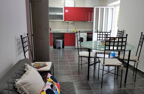Faro House | Sleep & Go Faro Airport Guest House