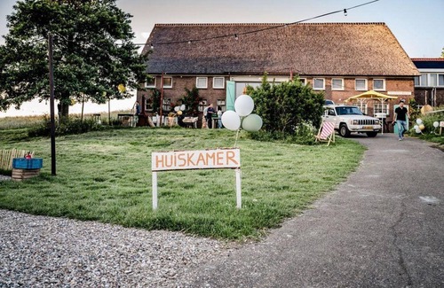 Zuid-Beijerland House | Sleep in your own Island room! Come and stay at TinyParks "Cast Away" on Tiengemeten