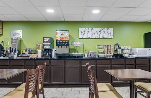 Lansing Hotel | Sleep Inn near I-80 and I-94
