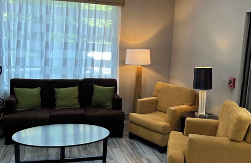 Paw Creek Hotel | Sleep Inn Northlake