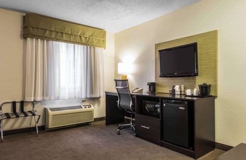 South Hills Hotel | Sleep Inn & Suites Pittsburgh
