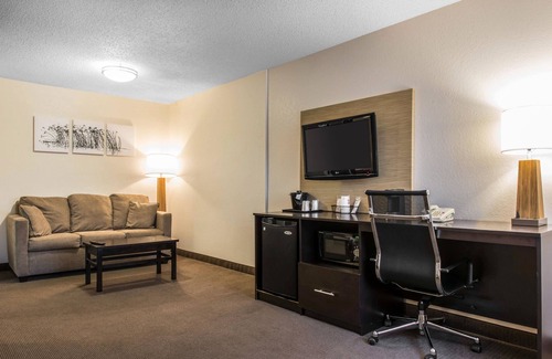 South Hills Hotel | Sleep Inn & Suites Pittsburgh