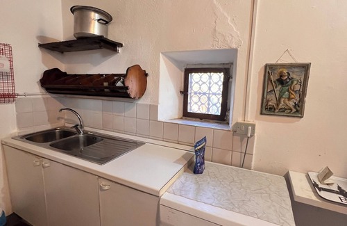 Pieve a Presciano House | Sleeping in an old oil mill in the Arezzo hills with a swimming pool