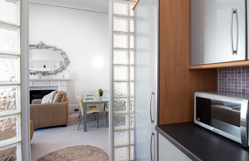 Torquay Apartment | *SLEEPING IN STYLE BY THE SEA*Luxury Beachfront apartment