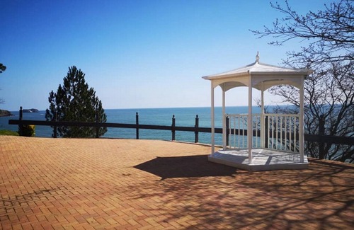 Torquay Apartment | *SLEEPING IN STYLE BY THE SEA*Luxury Beachfront apartment
