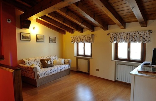Miane Other | Sleeping in the Prosecco Hills. House suitable for families or groups of friends.