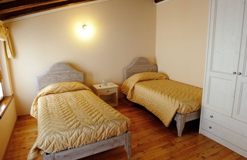 Miane Other | Sleeping in the Prosecco Hills. House suitable for families or groups of friends.