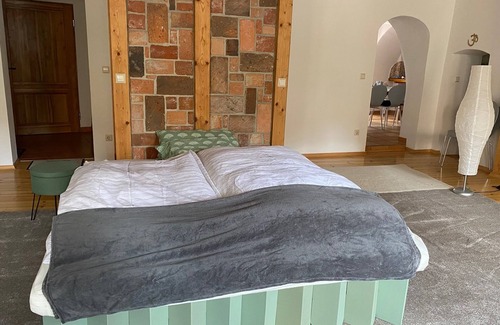 Nikolaivorstadt Apartment | Sleeping with a garden in a historic old town house