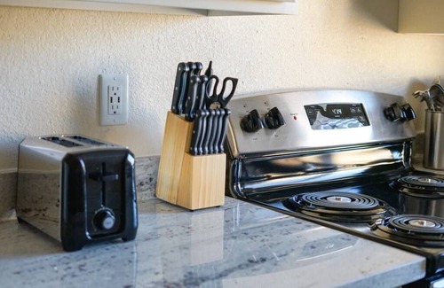 Oklahoma City Apartment | Sleepover: Dashing 1BD/1BA + Balcony - OKCn
