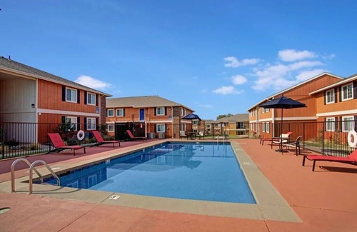 Oklahoma City Apartment | Sleepover: Plush 1BD/1BA + Gym & Pool - OKCn