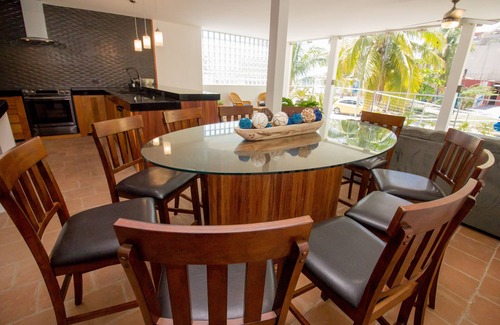Santa Maria Huatulco House | Sleeps 10 OceanFront Surfing Bocana Beach Villa NenaRubio pool.NEW STARLINK WiFi