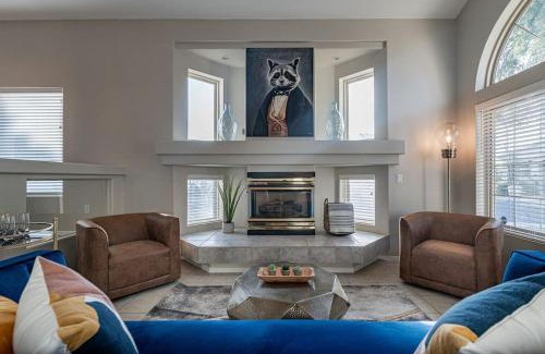 Cobblefield House | Sleeps 11 with pool and putting green
