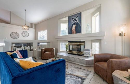 Cobblefield House | Sleeps 11 with pool and putting green