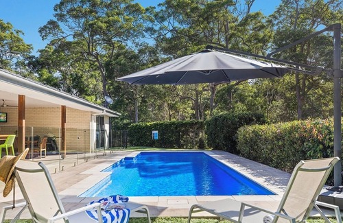 Urunga House | Sleeps 12, 5 Bedrooms, 5 min walk to beach, Heated Pool