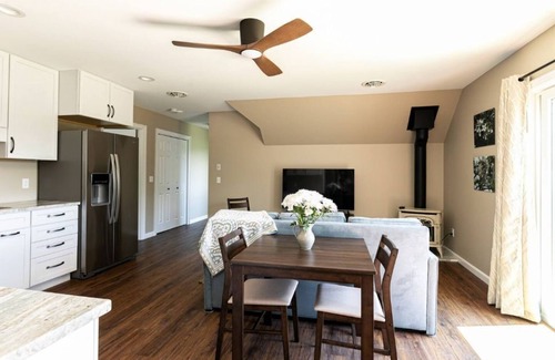 Essex Junction Apartment | Sleeps 12: Apt & 3 rooms with common area and deck