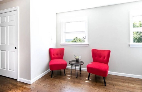 Essex Junction Apartment | Sleeps 12: Apt & 3 rooms with common area and deck