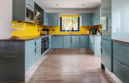 Watermouth House | Sleeps 12, swimming pool, sea views, games rooms