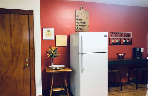 Owensboro House | Sleeps 14 6 Bdrms 3.5 baths Enjoy your privacy & Bluegrass, Bourbon, and BBQ!