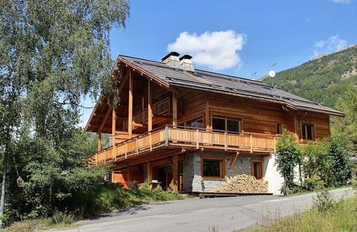 Le Serre Barbin Apartment | Sleeps 14. Charming and prestigious apartment in Serre Chevalier