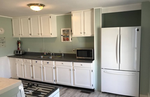 Lake Geneva House | Sleeps 15! DOWNTOWN LAKE GENEVA Fully Licensed for Weekend Rentals!
