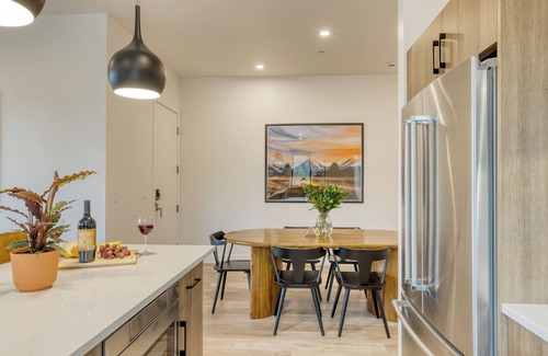 Bend House | Sleeps 20 | 4 Units, Hot Tub, Deck, Near Downtown+Old Bend | Aerie by AvantStay