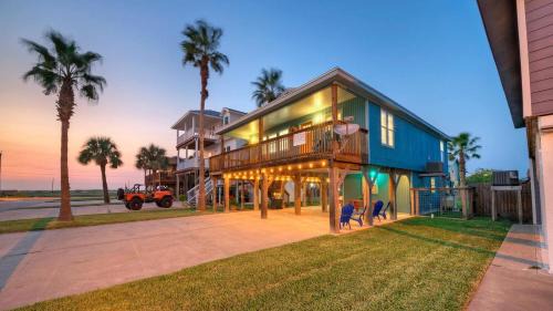 Leeward Sands House | Sleeps 22 2 Homes w Private Pool Game Room Nature Views 7 BDR AvantStay