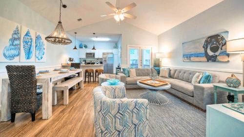 Port Aransas House | Sleeps 23 2 Beachside Homes Resort Pool Walk to the Beach Balcony Yard