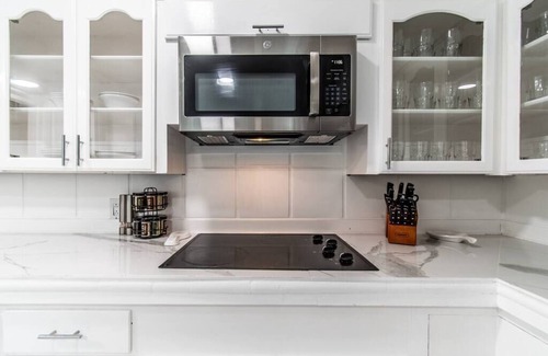 Bay Area House | Sleeps 28 - Ocean View - Pearl on Ocean Dr, Combined Estate