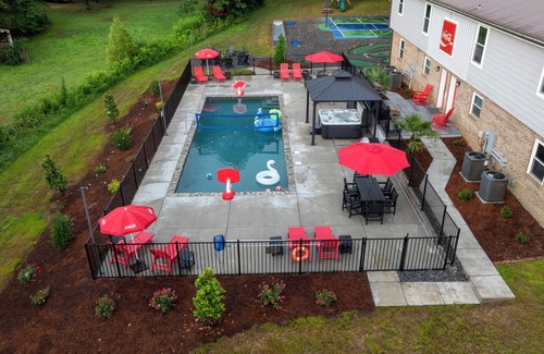 Barium Springs House | Sleeps 30! Themed Home w/Pool, Hot tub, Pond, Pickleball, Putt Putt, Arcades